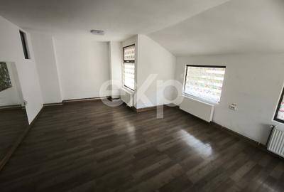 Casă individuală cu 6 camere cu Canalizare în Ultracentral - 12