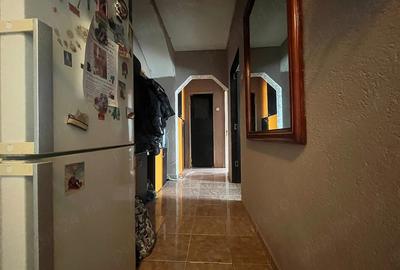 Apartament cu 4 camere decomandat în Confecții - 8