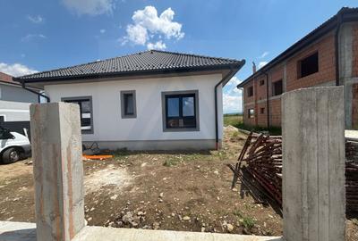 Casă individuală cu 4 camere cu Canalizare în Cristian - 3
