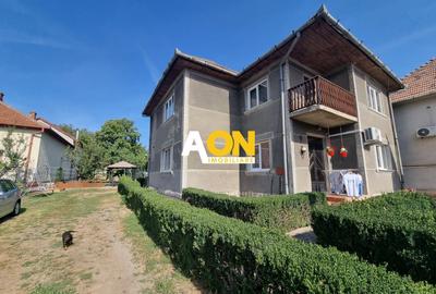 Casă individuală cu 5 camere cu Canalizare în Central
