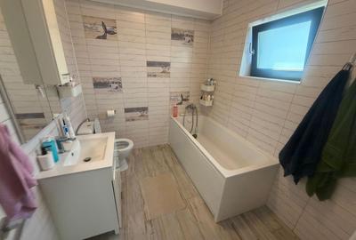 Casă cu 4 camere cu Canalizare în Central - 11