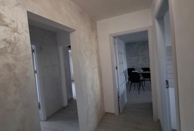 Apartament cu 3 camere decomandat în Rovine - 1