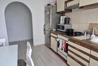 Garsonieră decomandată, mobilată în Gruia