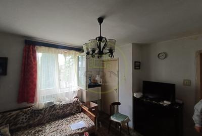 Apartament cu 3 camere semidecomandat, mobilat în Reghin - 1