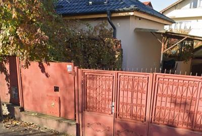 Casă individuală cu 3 camere cu Canalizare în Andrei Mureșanu