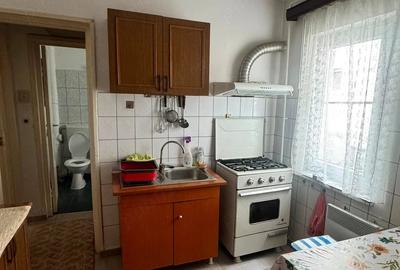 Apartament cu 2 camere semidecomandat în Traian