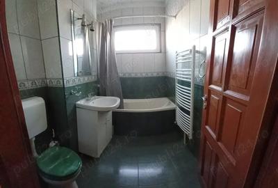 Apartament cu 2 camere semidecomandat în Micro I - 1