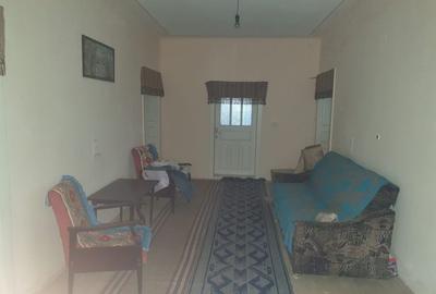 Casă cu 4 camere decomandat în Central - 3
