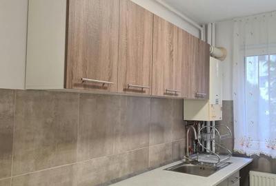 Apartament cu 2 camere semidecomandat în Tractorul - 2