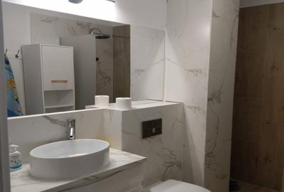 Apartament cu 3 camere decomandat în Florești