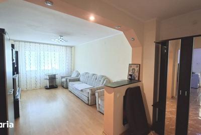 Apartament cu 2 camere decomandat în Trivale