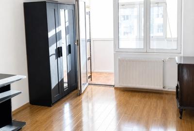 Apartament cu 3 camere în Tei