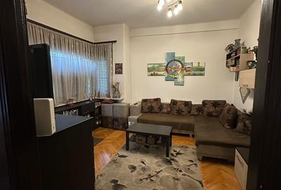 Apartament cu 2 camere semidecomandat, mobilat în Eminescu