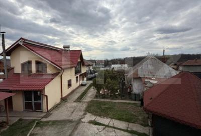 Casă cu 5 camere cu Teren 2800 Mp în Central - 2