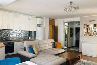 Apartament cu 3 camere semidecomandat, mobilat în Central