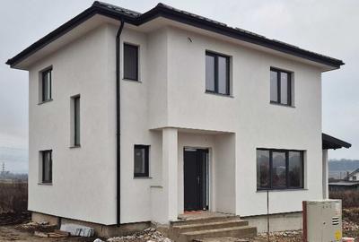 Casă cu 3 camere în Burdujeni