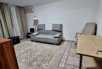 Apartament cu 3 camere decomandat în Berceni