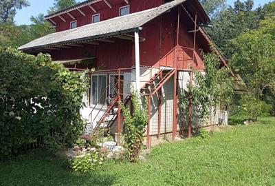 Casă cu 3 camere cu Teren 1500 Mp în Glod