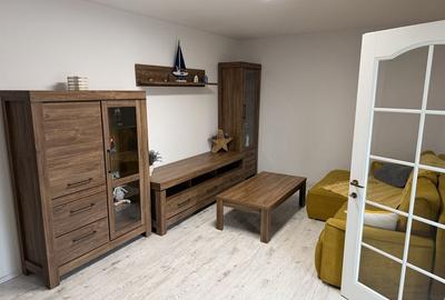 Apartament cu 3 camere decomandat în Central - 1
