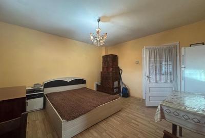 Casă cu 4 camere decomandat în Central - 6