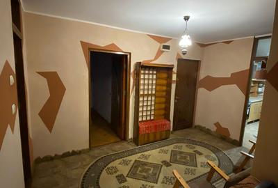 Apartament cu 3 camere decomandat în George Enescu