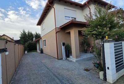 Casă cu 4 camere în Urseni