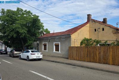 Casă cu 3 camere cu Canalizare în Aluniș
