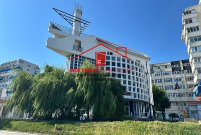 Casă individuală cu 8 camere cu Canalizare în Faleză - 1