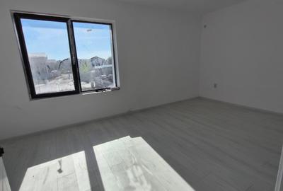 Duplex cu 4 camere cu Canalizare în Haliu - 9