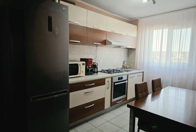 Apartament cu 3 camere decomandat în Rogerius