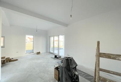 Duplex cu 4 camere cu Canalizare în Moșnița Veche - 1