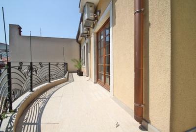 Casă cu 8 camere cu Canalizare în Tomis II - 15