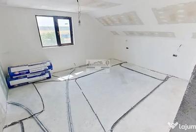 Casă cu 5 camere cu Teren 1159 Mp în Central
