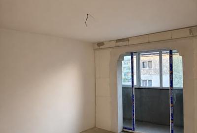 Apartament cu 2 camere decomandat în Exterior Est