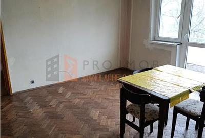 Apartament cu 3 camere semidecomandat în Micro 3 - 3