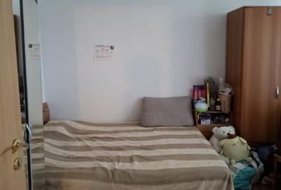 Apartament cu 3 camere decomandat în Dristor