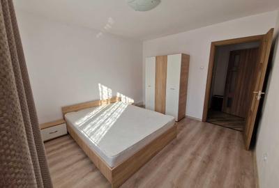 Apartament cu 2 camere semidecomandat, mobilat în Central