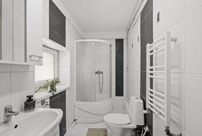 Apartament cu 4 camere semidecomandat în Obor