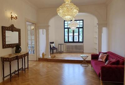 Apartament cu 4 camere circular în P-ța Rosetti