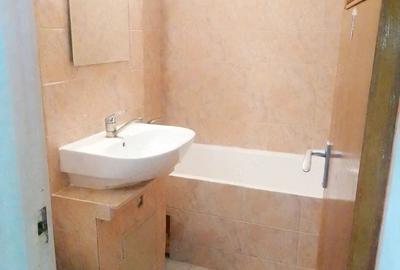 Garsonieră decomandată în Drumul Taberei