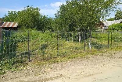 Teren de 1077 mp, în Ocnița