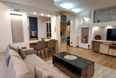 Apartament cu 3 camere semidecomandat în Pajura