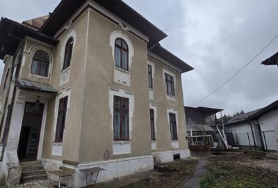 Casă cu 6 camere decomandat cu Teren 461 Mp în Central - 12