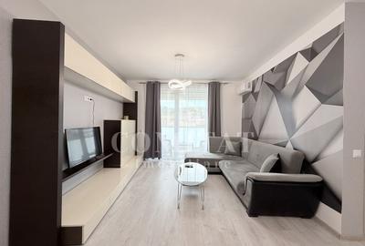 Apartament cu 2 camere semidecomandat, mobilat în Central