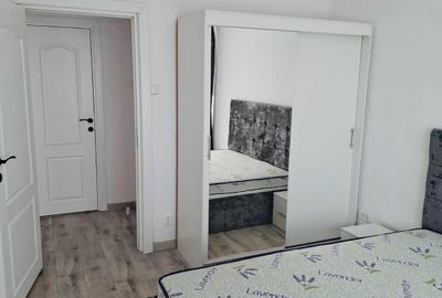 Apartament cu 2 camere semidecomandat în Apărătorii Patriei
