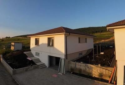 Casă individuală cu 5 camere cu Canalizare în Chinteni - 1