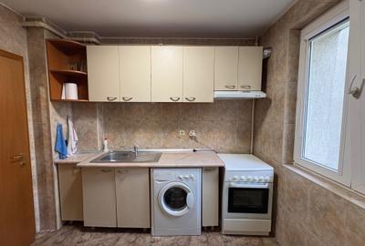 Apartament cu 3 camere semidecomandat în Basarab