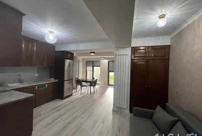 Apartament cu 2 camere semidecomandat, mobilat în Central