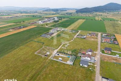 Teren de 733 mp, în Sânpetru