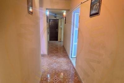 Apartament cu 3 camere decomandat în Costești - 10